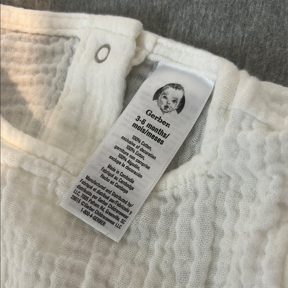 Gerber Baby Adorable White Ruffle Butt Romper Gauzy Cotton 3-6 months - Picture 3 of 4